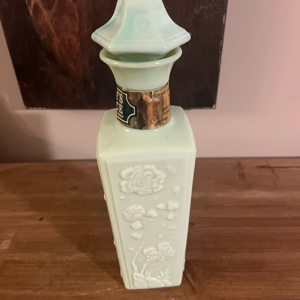 Beam's Choice‎ Vintage Vase in Soft Green